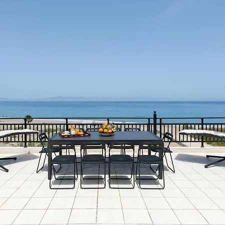White&Blue Luxury Suites Ialysos  Exterior photo
