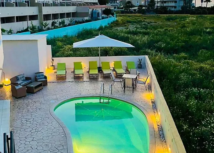 White&Blue Luxury Suites