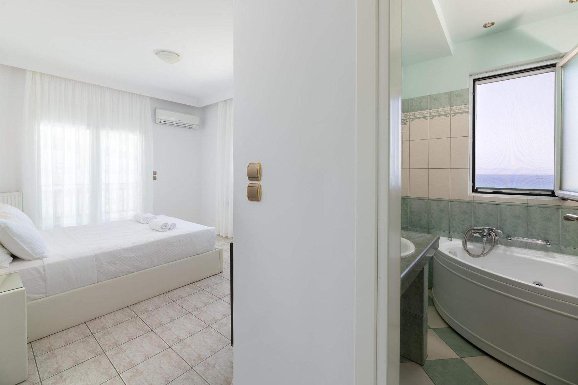 White&blue Luxury Apartment Ialysos (Rhodes)